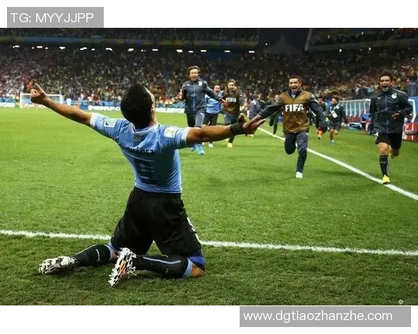 足球明星亲手包粽子展现传统文化魅力与运动精神的完美结合